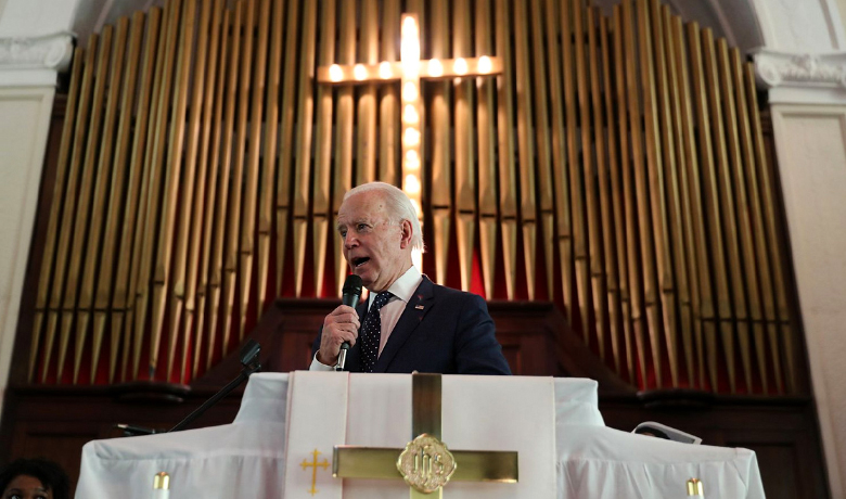 Katoliklerden Joe Biden'a afaroz tehdidi