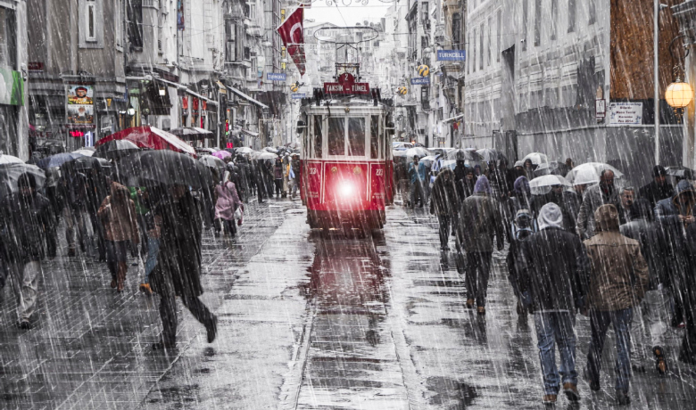 Meteoroloji: İstanbul'a sağanak yağış geliyor
