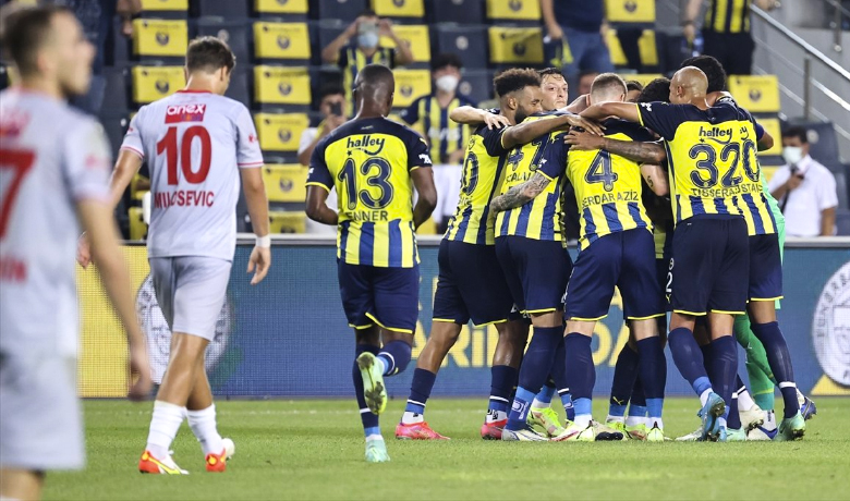 Fenerbahçe son dakikalarda güldü